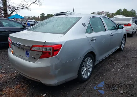 2014 Toyota Camry Hybrid Xle z USA, uszkodzony, nr VIN 4T1BD1FK8EU125464